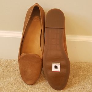 UGG Bonnie Suede Loafer/  Size 8.5 / NWT